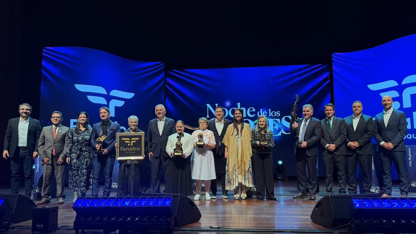 Crystal, el grupo empresarial detrás de Gef, Punto Blanco y Baby Fresh, recibió el Mercurio de Oro en la Noche de los Mejores